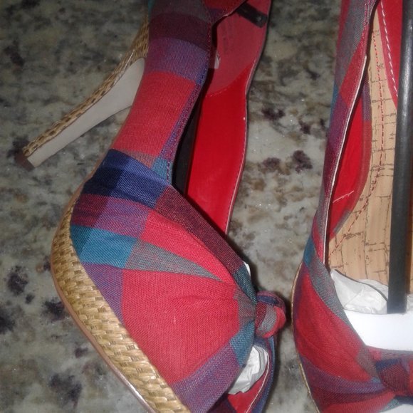 New Mixed Color Wood Open Toe Sandels - Picture 3 of 4